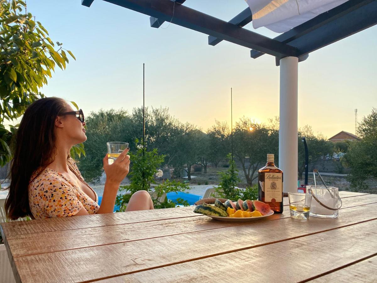 Villa Bubica- Cozy Holiday Home In Rural Area With Pool Stankovci  المظهر الخارجي الصورة