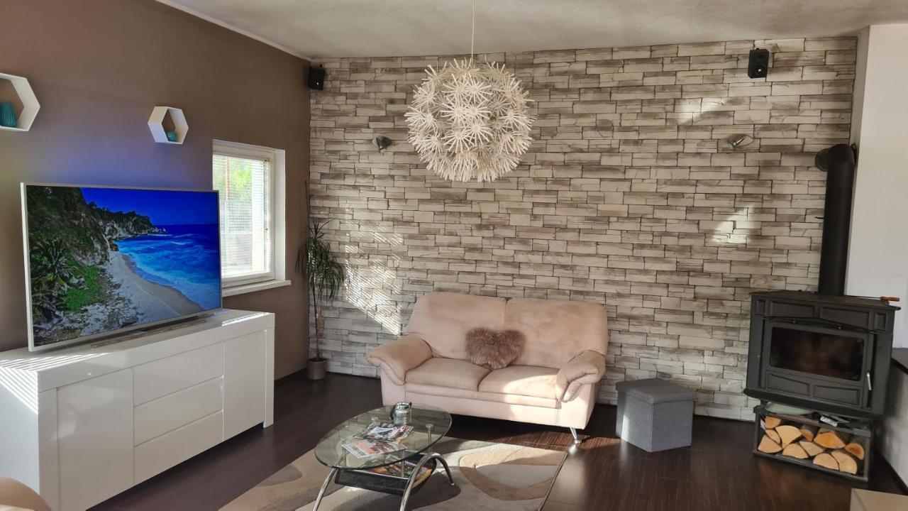 Villa Bubica- Cozy Holiday Home In Rural Area With Pool Stankovci  المظهر الخارجي الصورة